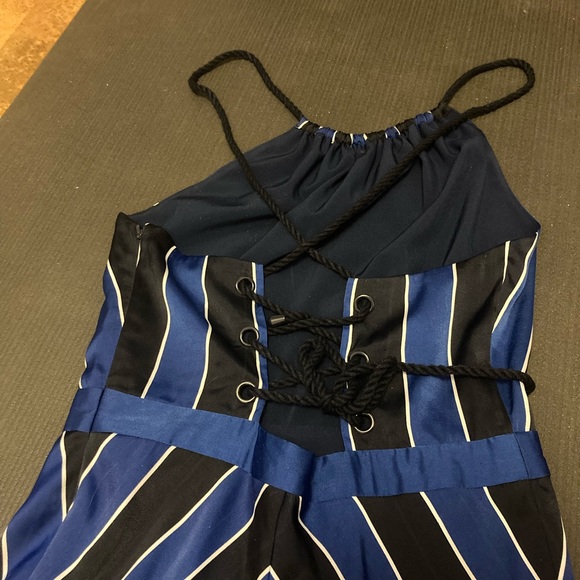 Floor length Guess dress. - Picture 2 of 4